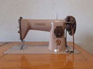Maquina de coser antigua Singer